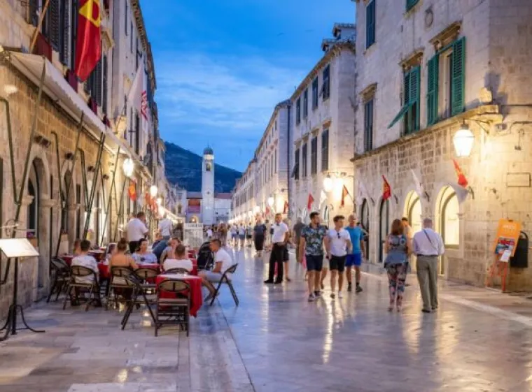 Fotke iz Dubrovnika za pamćenje: Sredina je srpnja, a Stradun nikad 'čudniji'