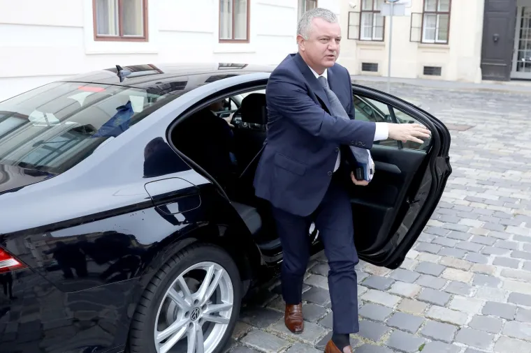 Dosada&scaron;nji ministar gospodarstva Darko Horvat vodit će novo ministarstvo nastalo spajanjem dva resora - Ministarstvo graditeljstva i prostornog uređenja te državne imovine