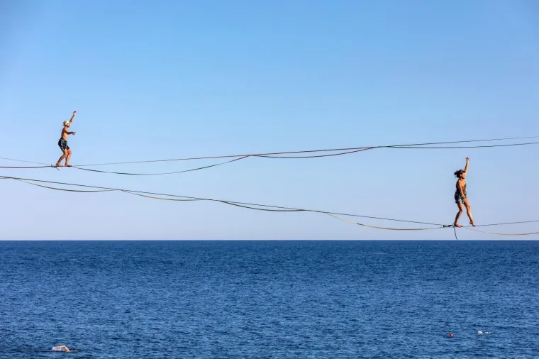 Prizor od kojeg zastaje dah: Atraktivno hodanje po traci iznad Galebovih stijena osvojilo sve prisutne