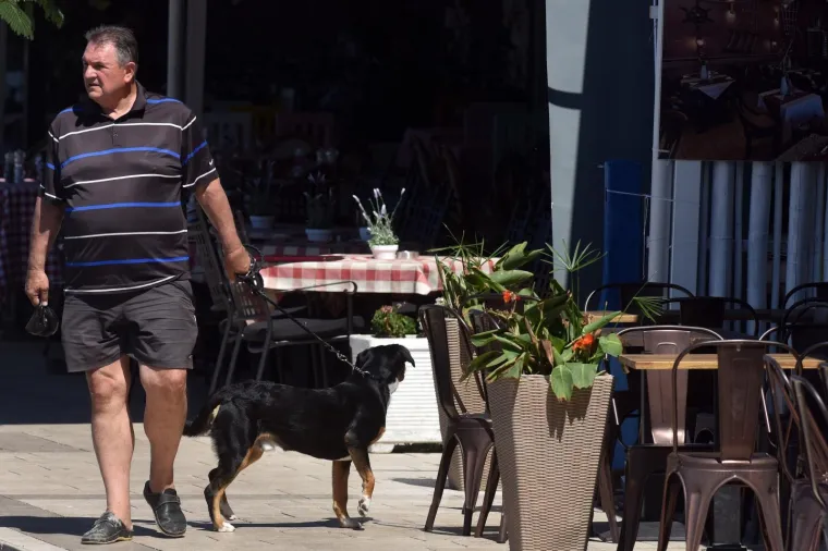 Nakon turbulentnih izbora vrijeme je za odmor: Evo kako Radimir Čačić uživa na Jadranu
