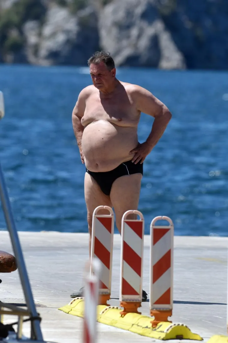 Nakon turbulentnih izbora vrijeme je za odmor: Evo kako Radimir Čačić uživa na Jadranu