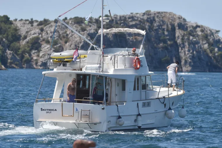 Nakon turbulentnih izbora vrijeme je za odmor: Evo kako Radimir Čačić uživa na Jadranu