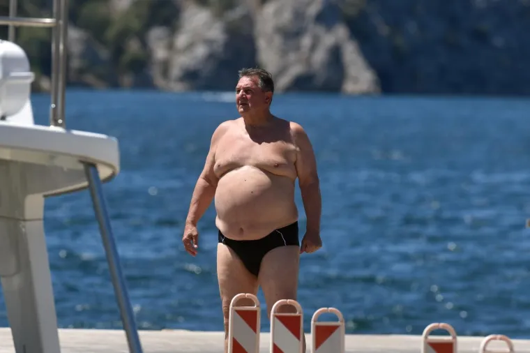 Nakon turbulentnih izbora vrijeme je za odmor: Evo kako Radimir Čačić uživa na Jadranu