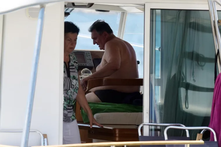 Nakon turbulentnih izbora vrijeme je za odmor: Evo kako Radimir Čačić uživa na Jadranu