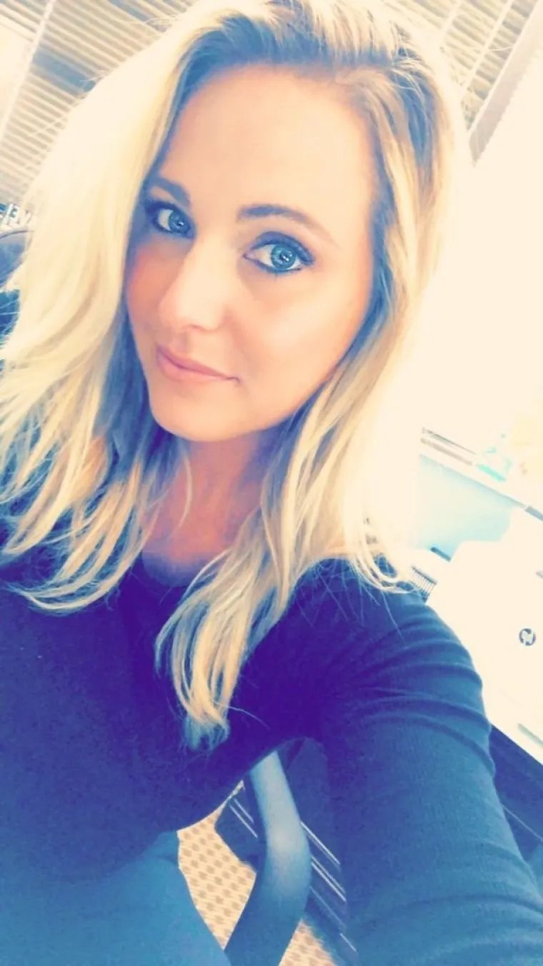 LJETO JE, SVI NA GODI&Scaron;NJEM, A NJIMA JE DOSADNO I VRUĆE: &Scaron;to kolegice stvarno rade kad nema &scaron;efa