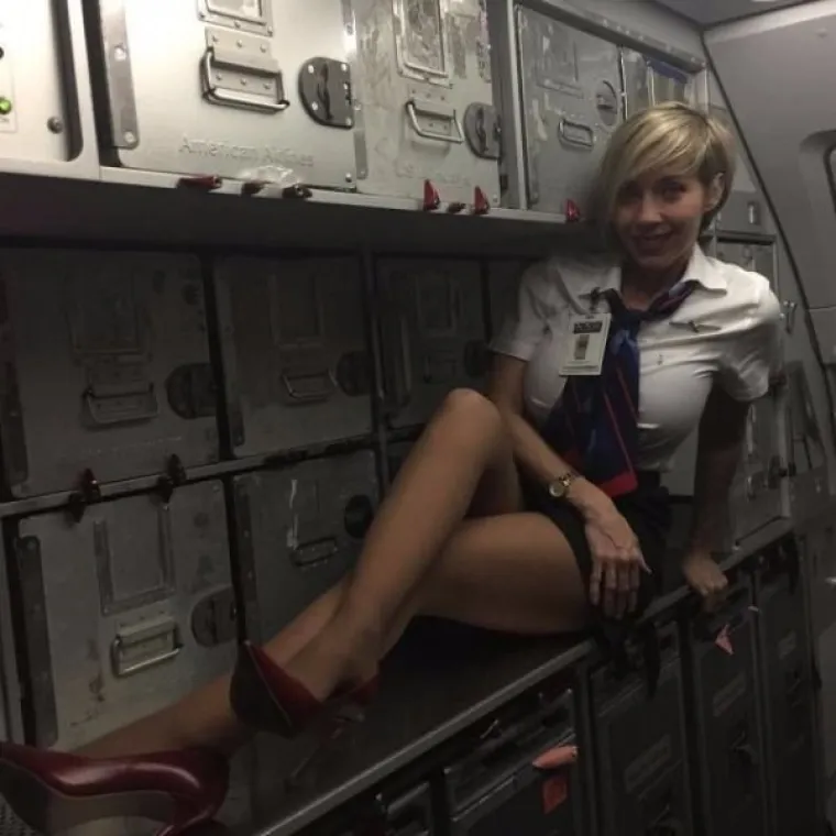 LJETO JE, SVI NA GODI&Scaron;NJEM, A NJIMA JE DOSADNO I VRUĆE: &Scaron;to kolegice stvarno rade kad nema &scaron;efa