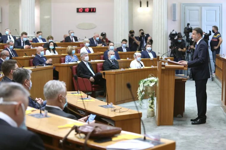 Konstituiranje korona Sabora: Prisega pod maskama, umjesto rukovanja popularno 'laktarenje'