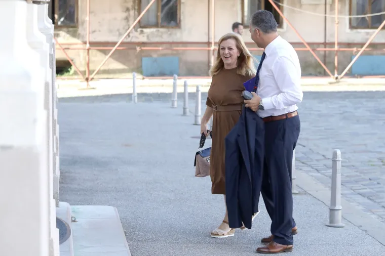 Novi zastupnici stižu u Sabor: Većina pod maskama, a jedan osebujni zastupnik ne odustaje od svog stila