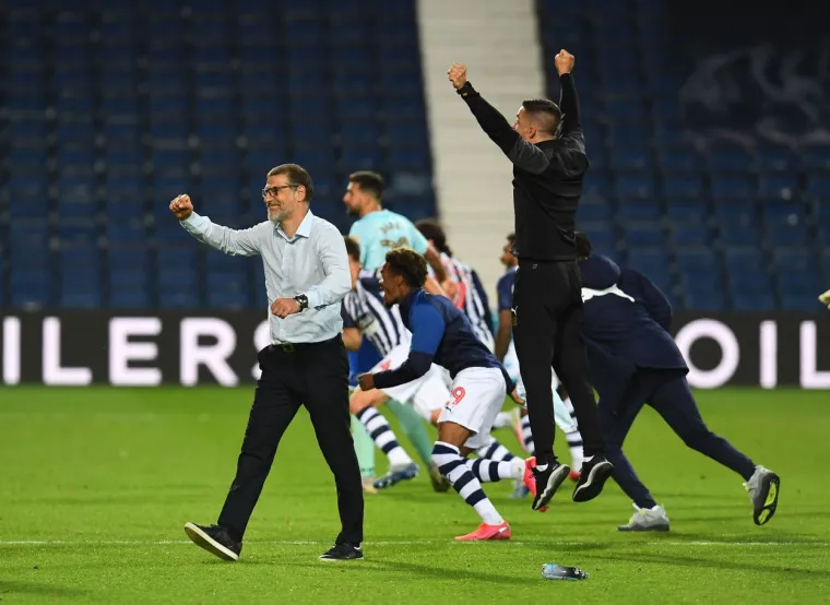 FE&Scaron;TA NA TRAVNJAKU, IGRAČI OKUPALI BILIĆA: Pogledajte &scaron;to su zvijezde West Bwomwicha napravile biv&scaron;em izborniku