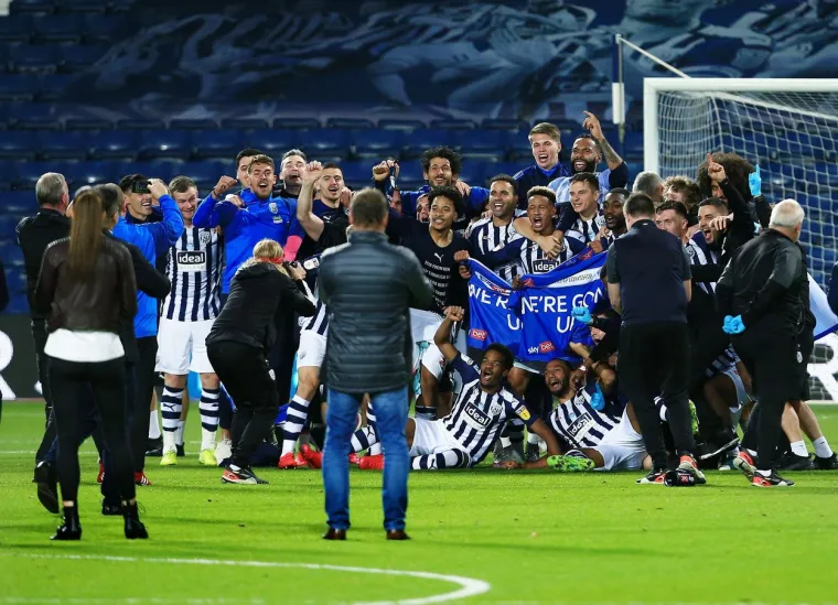 FE&Scaron;TA NA TRAVNJAKU, IGRAČI OKUPALI BILIĆA: Pogledajte &scaron;to su zvijezde West Bwomwicha napravile biv&scaron;em izborniku