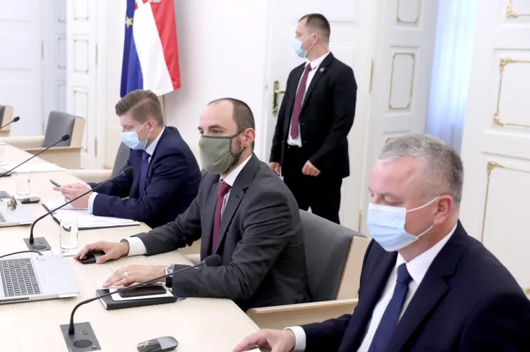 Prvi radni dan: Nova Vlada Andreja Plenkovića održala prvu sjednicu