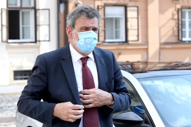 Prvi put zasjeda nova Vlada: Ministri i ministrice stigli u Banske dvore