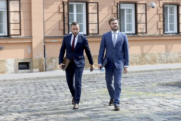 Prvi put zasjeda nova Vlada: Ministri i ministrice stigli u Banske dvore