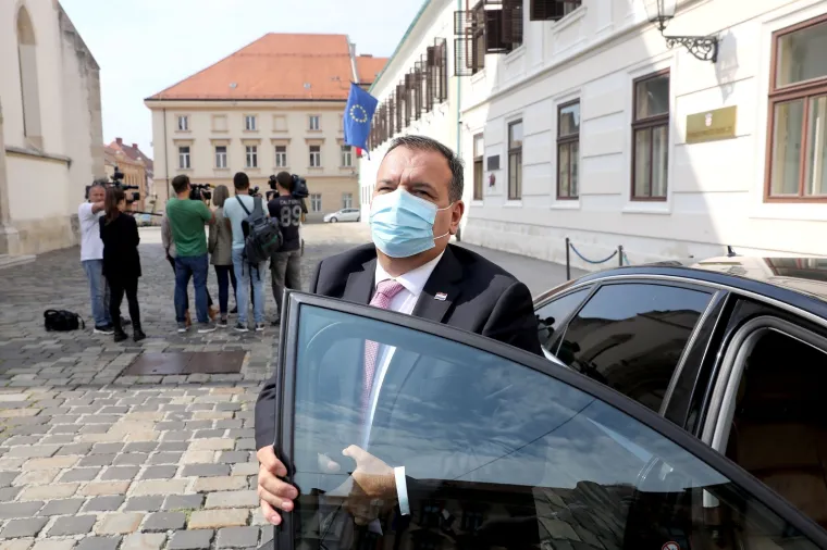 Prvi put zasjeda nova Vlada: Ministri i ministrice stigli u Banske dvore