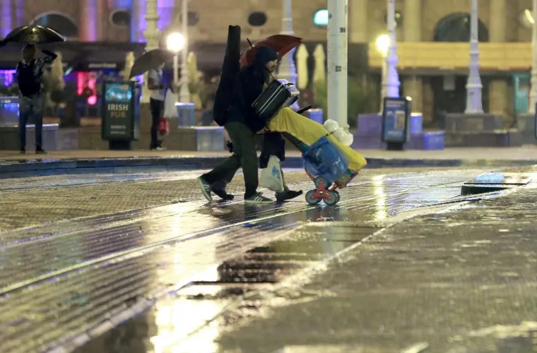 Potop paralizirao Zagreb, ovako je to izgledalo: Kataklizma u centru grada, neki su doslovce spa&scaron;avali živu glavu!
