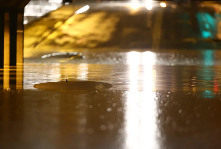 Potop paralizirao Zagreb, ovako je to izgledalo: Kataklizma u centru grada, neki su doslovce spa&scaron;avali živu glavu!