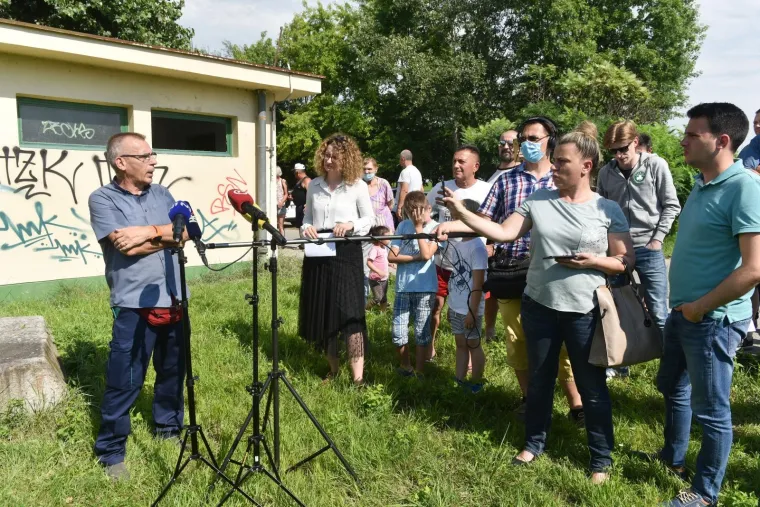 Epilog potopa u Zagrebu: Ogorčeni Trnjani napali predstavnike Hrvatskih voda