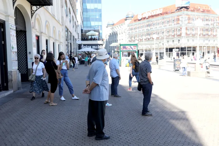 Visoke temperature po cijeloj Hrvatskoj: Pogledajte kako se Zagrepčani i Šibenčani bore protiv nesnosnih vrućina