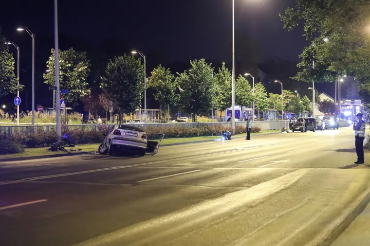 Užas u Zagrebu: Autom udario u stup javne rasvjete, jedna osoba poginula na mjestu