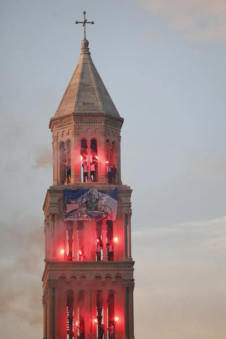 Prije 2 godine preminuo je Oliver: Ispraćaj za pamćenje prenosili su i svjetski mediji