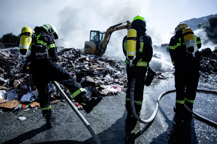 Požar u splitskom reciklažnom dvori&scaron;tu
