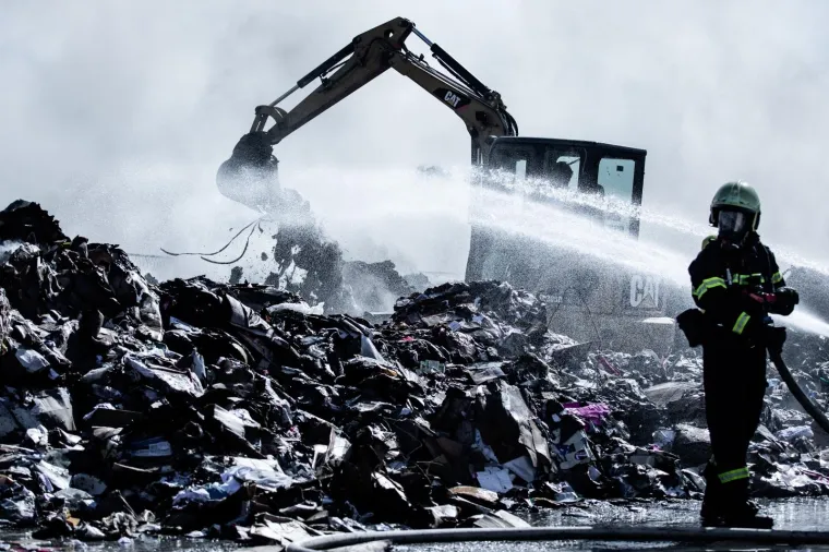 Požar u splitskom reciklažnom dvori&scaron;tu