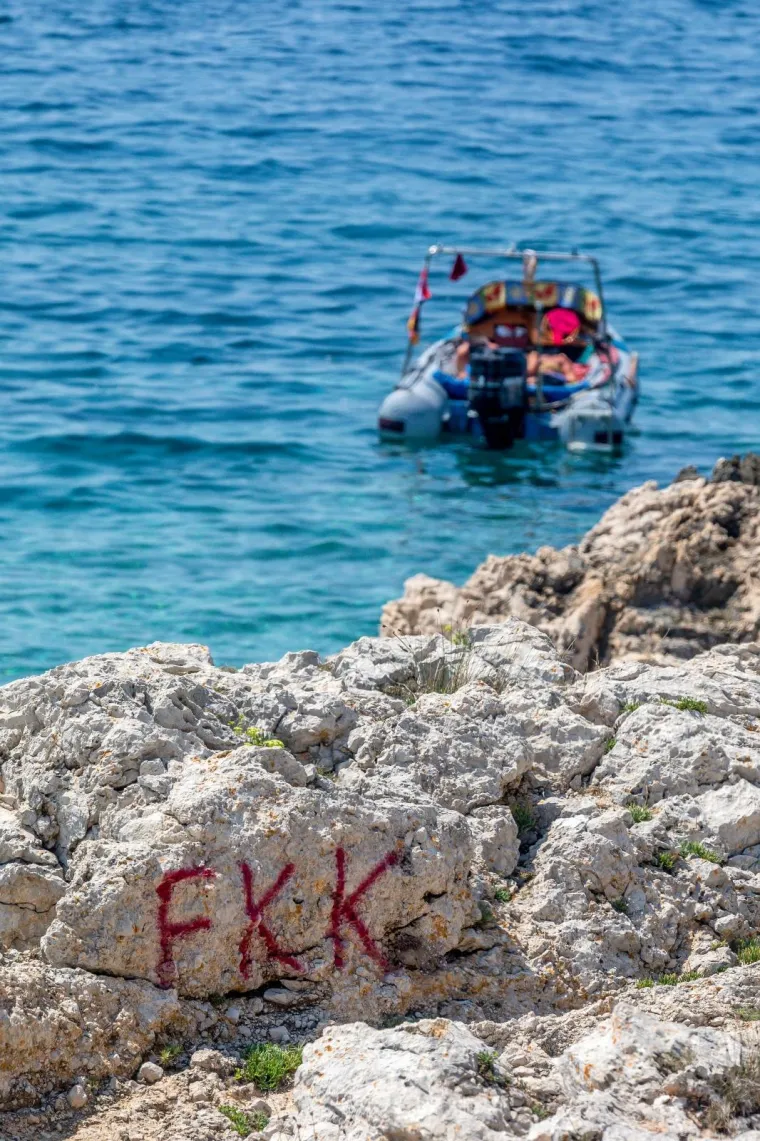 NE ZNAMO ZA TURIZAM, ALI KUPAČA NE MANJKA:  Od Pule do Dubrovnika, plaže su sve samo ne puste