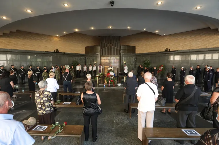 Tuga i bol: Posljednji ispraćaj vatrogasca preminulog tijekom intervencije u Zagrebu