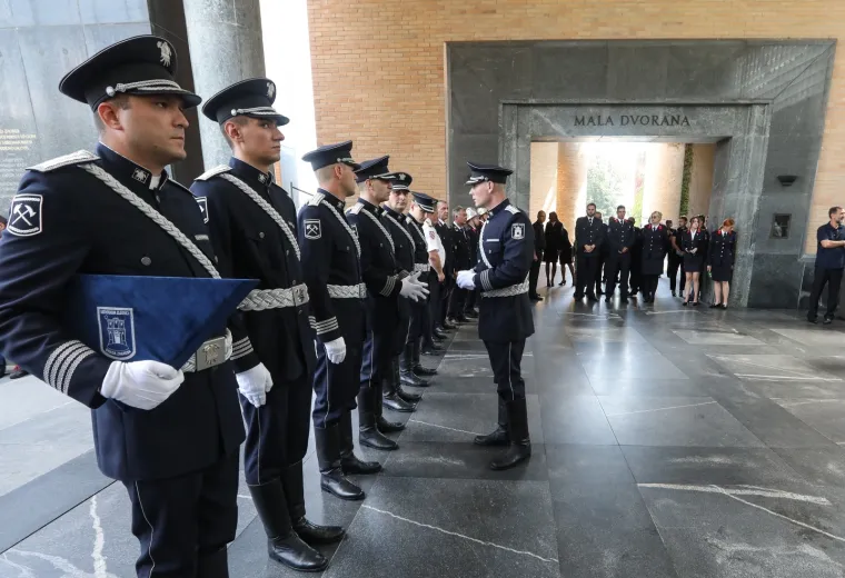 Tuga i bol: Posljednji ispraćaj vatrogasca preminulog tijekom intervencije u Zagrebu