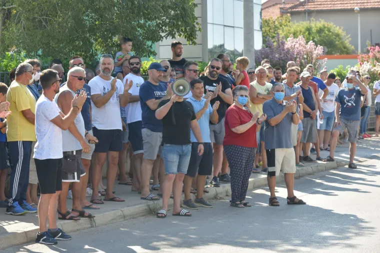 Toksični otpad s Titovog 'Galeba' naljutio Zadrane: 'Ne želimo opasni otpad u dvorištu'