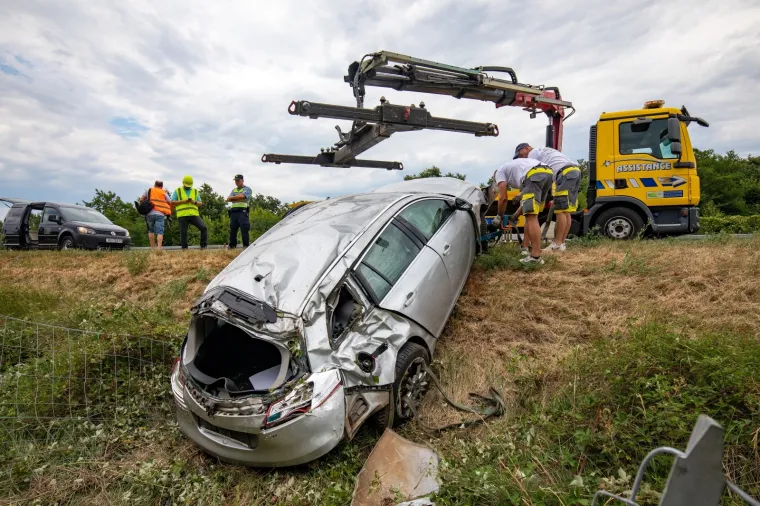 STRAVIČNA NESREĆA KOD VODNJANA: Izletio s ceste i na mjestu poginuo