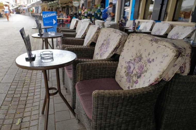 Metropola je pusta: Turista nema, terase zjape prazne, a ra&scaron;či&scaron;ćavanje od posljedica potresa jo&scaron; traje