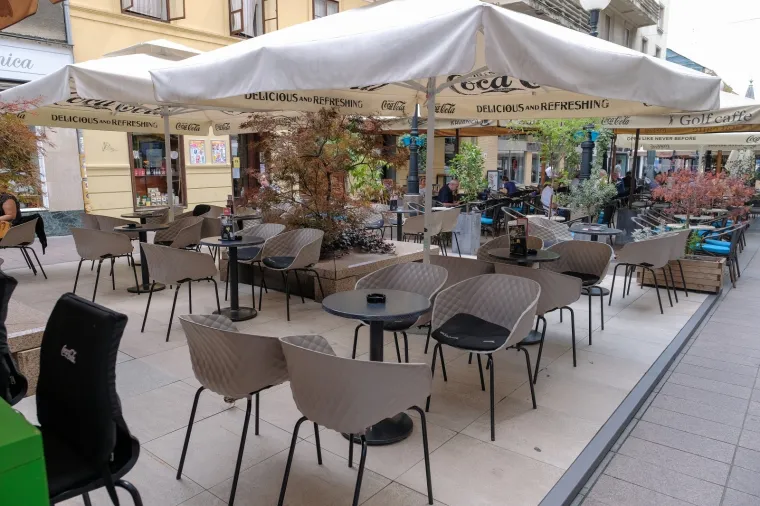 Metropola je pusta: Turista nema, terase zjape prazne, a ra&scaron;či&scaron;ćavanje od posljedica potresa jo&scaron; traje