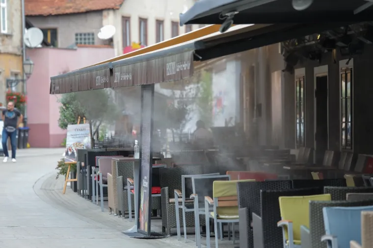 Metropola je pusta: Turista nema, terase zjape prazne, a ra&scaron;či&scaron;ćavanje od posljedica potresa jo&scaron; traje