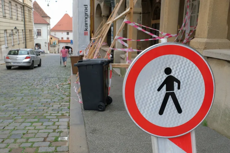 Metropola je pusta: Turista nema, terase zjape prazne, a ra&scaron;či&scaron;ćavanje od posljedica potresa jo&scaron; traje