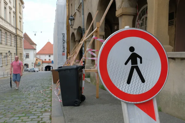 Metropola je pusta: Turista nema, terase zjape prazne, a ra&scaron;či&scaron;ćavanje od posljedica potresa jo&scaron; traje