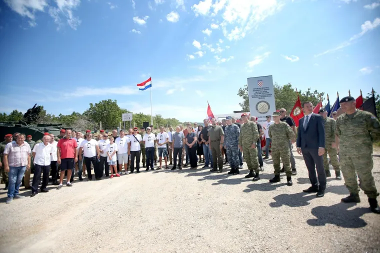 Vojni poligon 'Crvena zemlja' preimenovan u čast Josipu Markiću: 'Izazovi postoje, ali nisu veći od onih kada se branila Domovina'