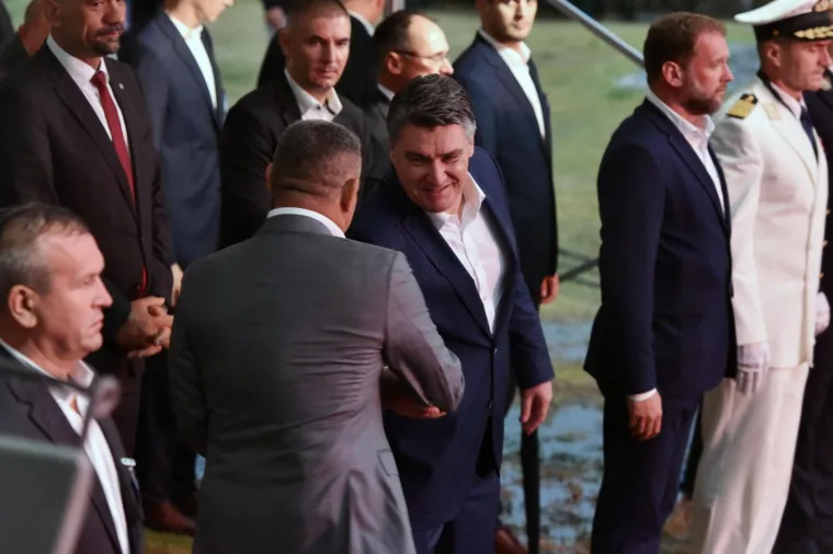 Milanović na prijemu na Kninskoj tvrđavi uručio odlikovanja: 'Dug časti nakon 25 godina'