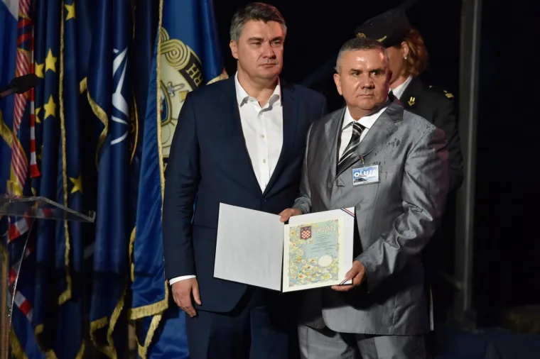 Milanović na prijemu na Kninskoj tvrđavi uručio odlikovanja: 'Dug časti nakon 25 godina'