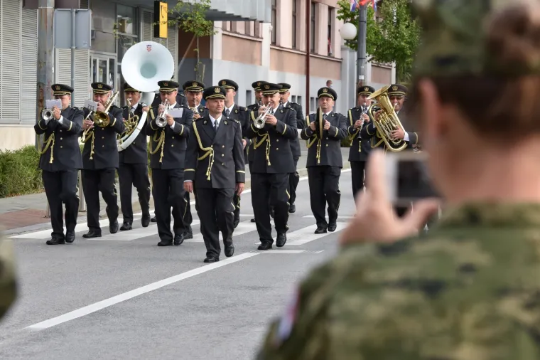 Pogledajte atmosferu u kraljevskom gradu Kninu na proslavi 25. obljetnice akcije Oluja!