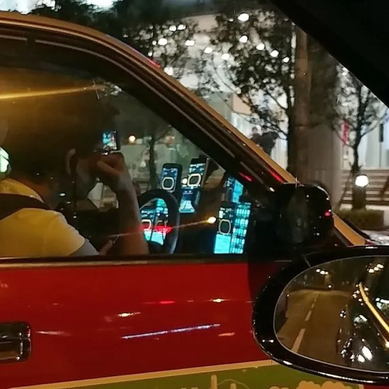 EVO ZAŠTO NEKIM LJUDIMA NE TREBA DATI VOZAČKU: Ako vidite neki od ovih prizora na cesti - bježite glavom bez obzira!