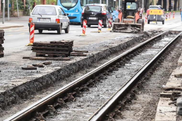 Ljeto u Zagrebu, radovi u gradu: U Ilici se stvara gužva, izmje&scaron;teno i tramvajsko stajali&scaron;te