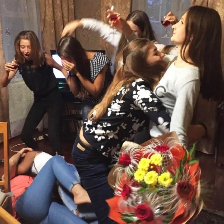 ONI SU PIJANI I NEMAJU NI GRAMA SRAMA: Nisu izgubili samo novčanik i mobitel već i kompletan ugled