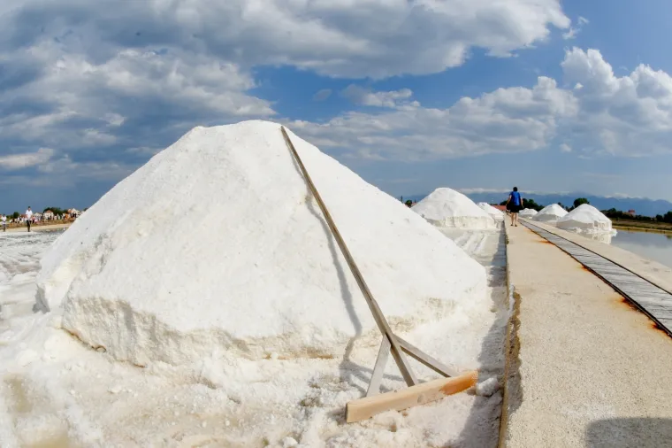 Tradicija i vrhunska atrakcija: Sunce, more i vjetar stvaraju ninsku sol, ljudi su tu samo da je beru s ljubavlju