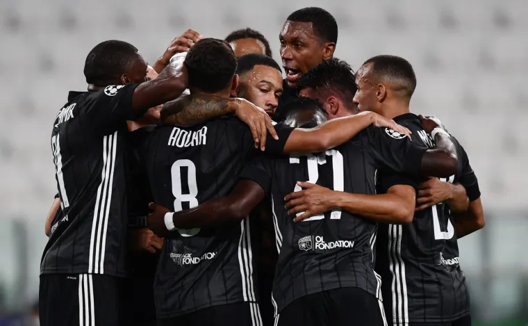 [FOTO] RONALDO NA KOLJENIMA: Prizori iz Torina koji pokazuju sav očaj Stare dame