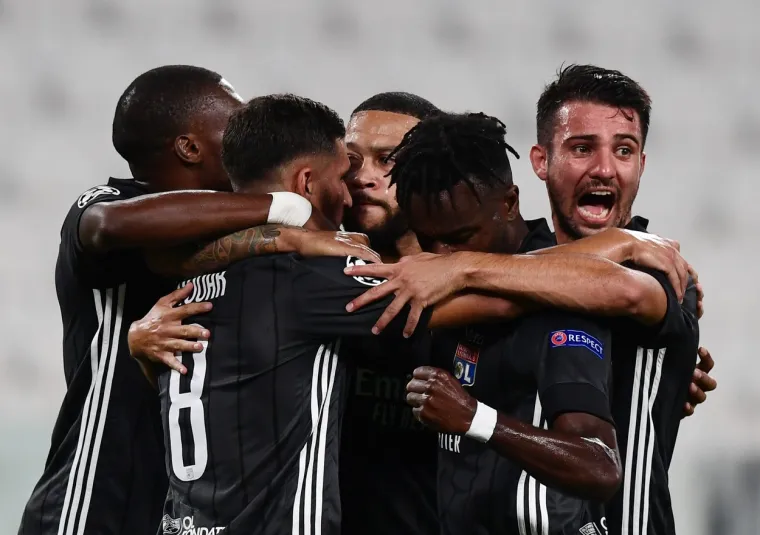 [FOTO] RONALDO NA KOLJENIMA: Prizori iz Torina koji pokazuju sav očaj Stare dame