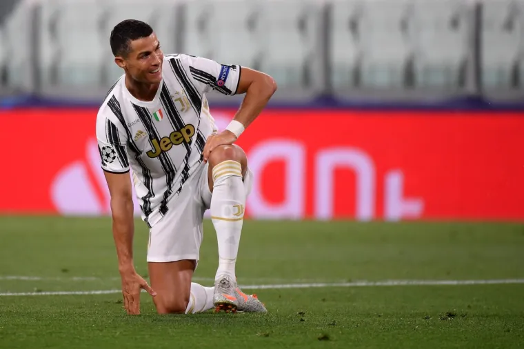 [FOTO] RONALDO NA KOLJENIMA: Prizori iz Torina koji pokazuju sav očaj Stare dame