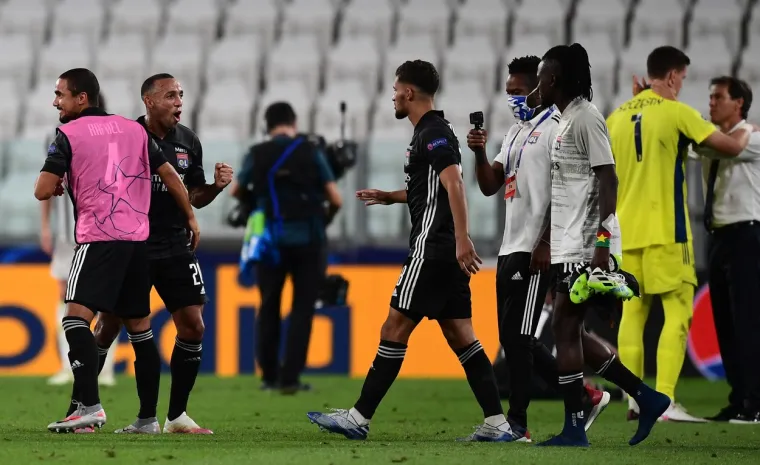 [FOTO] RONALDO NA KOLJENIMA: Prizori iz Torina koji pokazuju sav očaj Stare dame