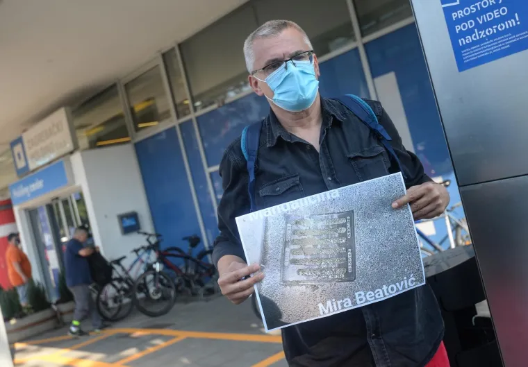 Pred Zagrebačkim holdingom parkiran impresivan vozni park: 'Očito se ide do kraja, ide se izmusti sve &scaron;to se može izmusti'