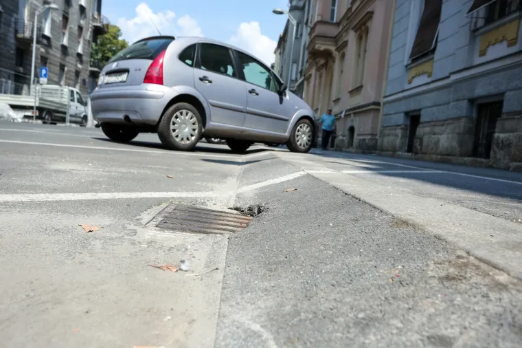 Zagreb čeka novu kišu: Nakon obnove Haulikove dio šahtova ostao začepljen ili na pola pokriven slojem asfalta
